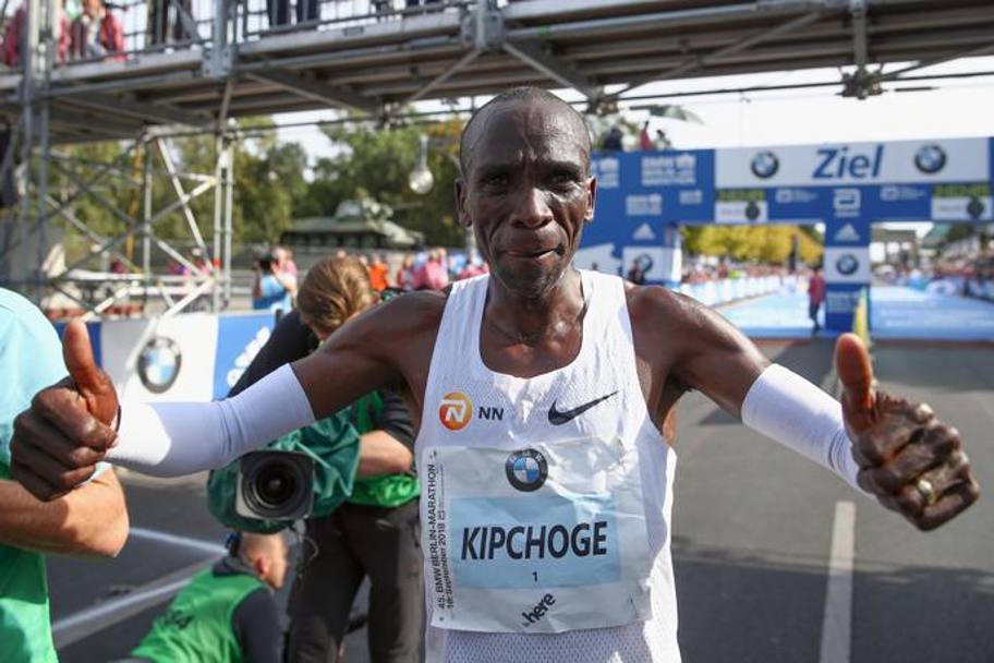 Kipchoge  il nuovo primatista mondiale nella maratona. GETTY 